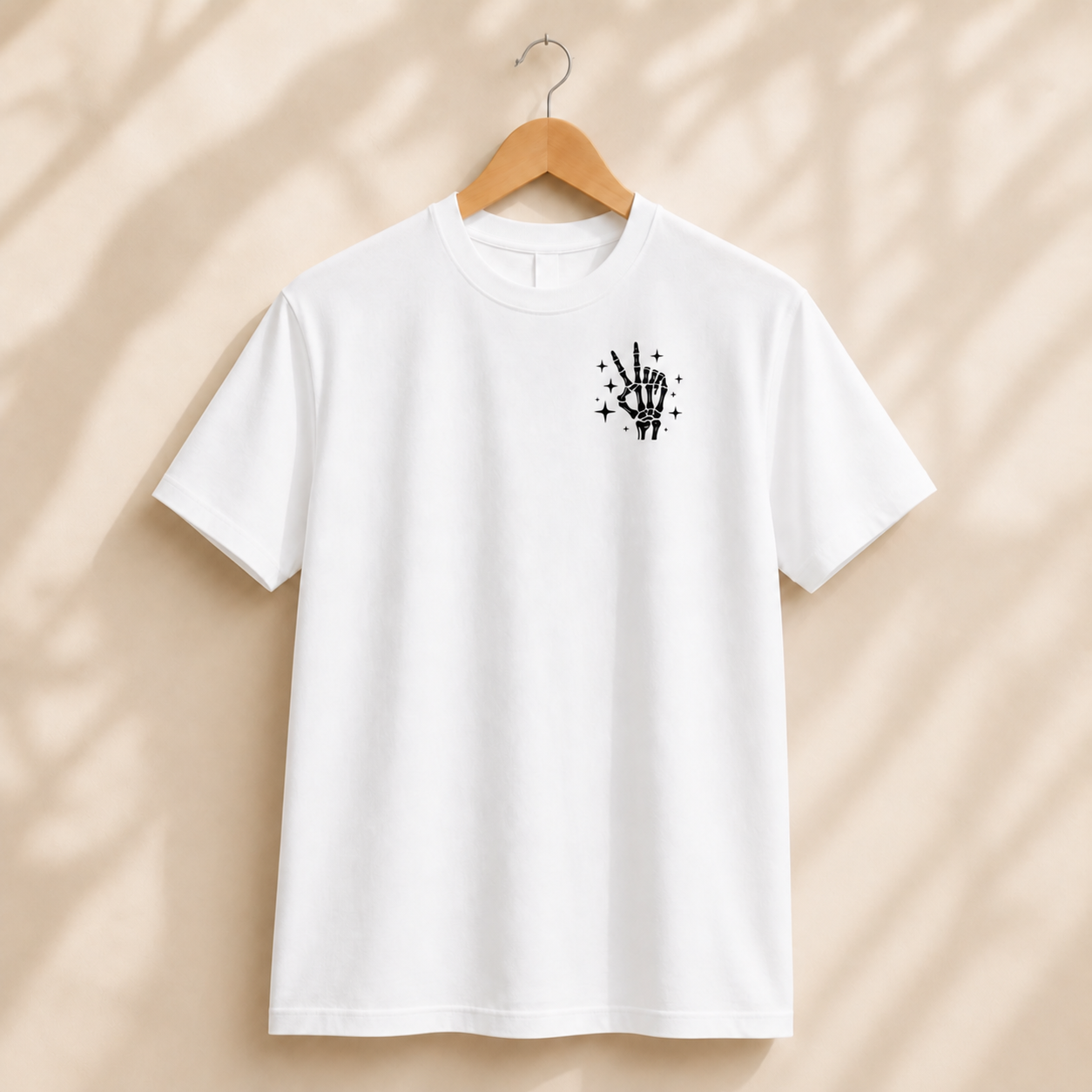 Frente da T-shirt branca Sometimes Sweet, Mostly Savage